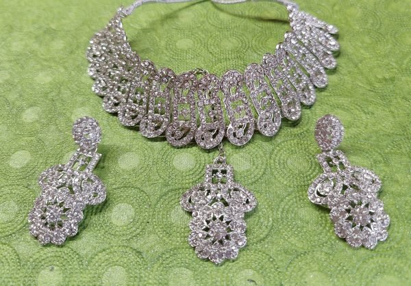 Sparkling Silver Plated Choker Necklace Set with Earrings