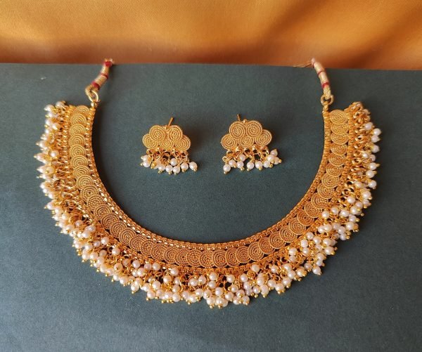 Traditional Gold-Plated Pearl Necklace Set